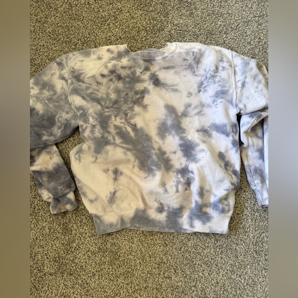 Tie dye crewneck women’s size medium